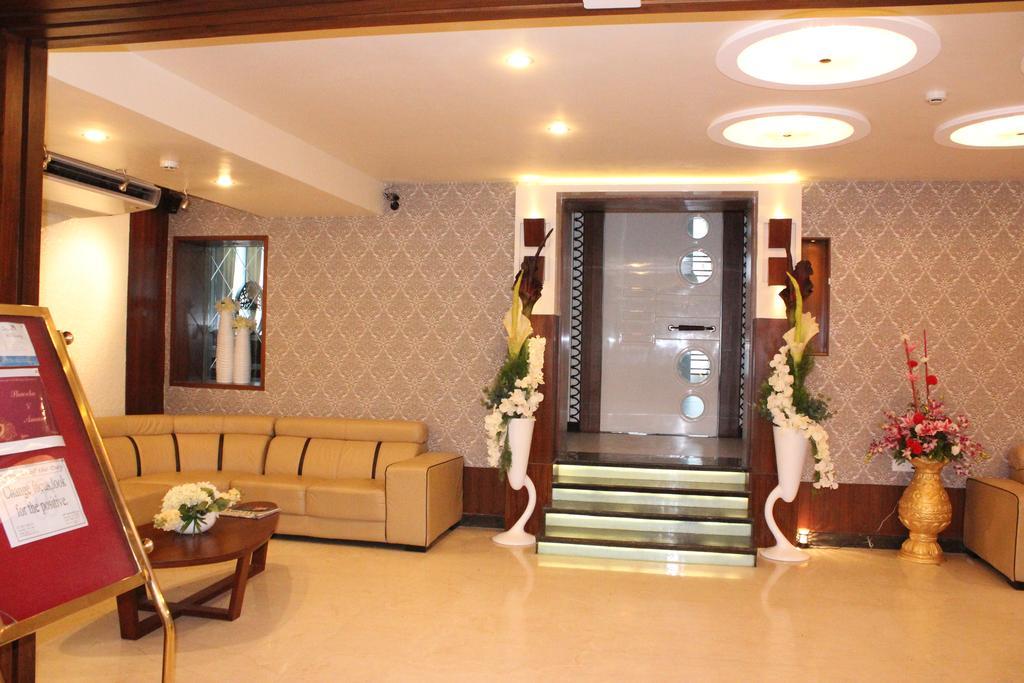 Hotel Holiday Resort Пури Екстериор снимка