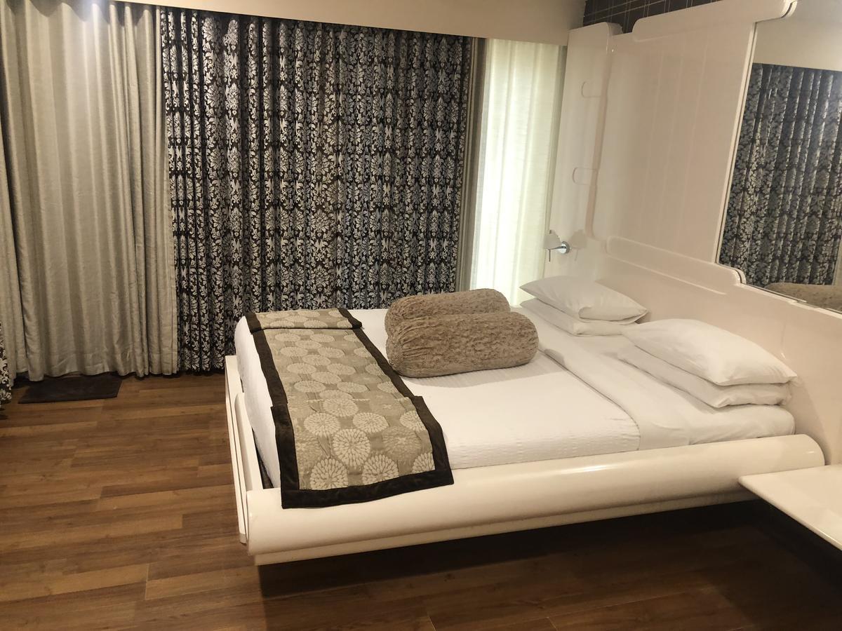 Hotel Holiday Resort Пури Екстериор снимка